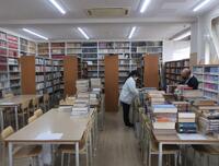 図書の選定作業の様子